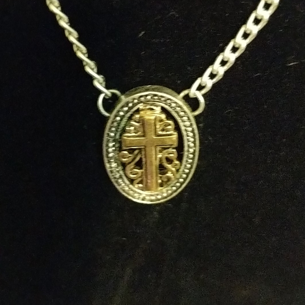 Beautiful silver and gold cross necklace 18 inch